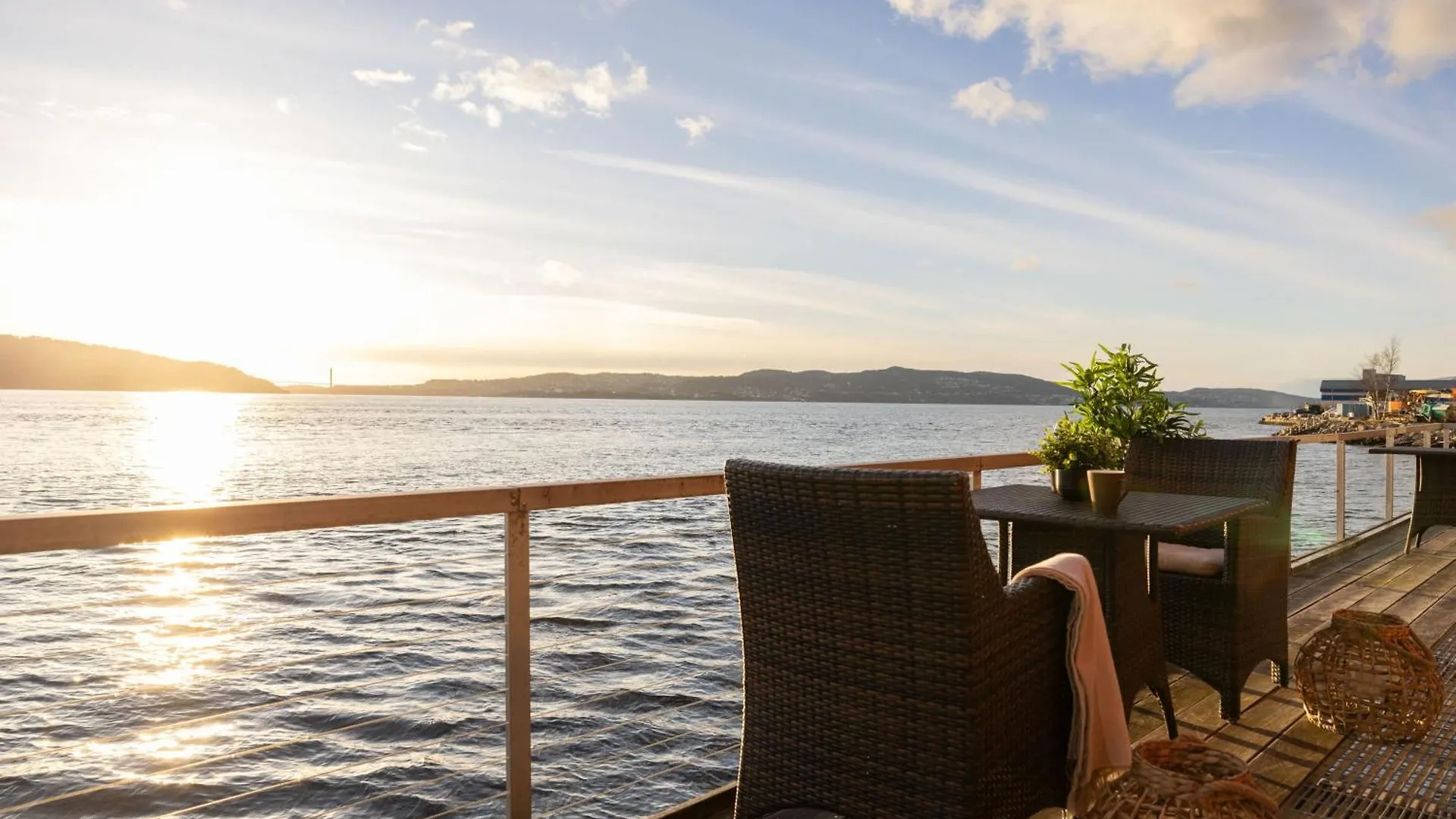 Heimby Homes - Seaside Balcony Stay Bergen Apartmán