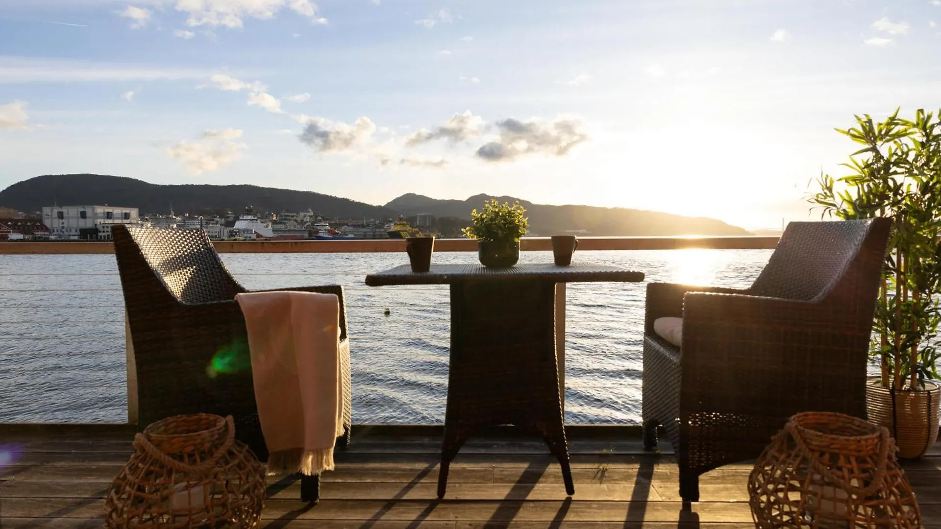 Heimby Homes - Seaside Balcony Stay Bergen